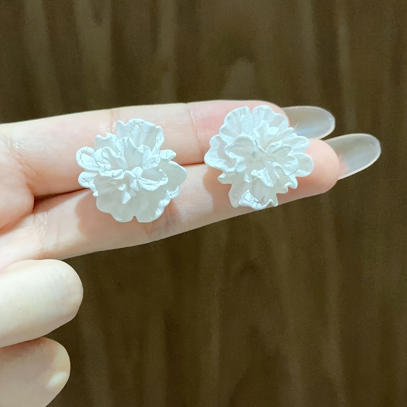 Vintage White Floral Stud Earrings